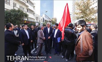 حضور شهردار تهران در راهپیمایی 13 آبان 6
