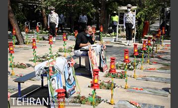 مراسم زنگ شهدای دانش آموز 2