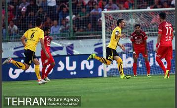 دیدار سپاهان و پرسپولیس در لیگ برتر فوتبال 12