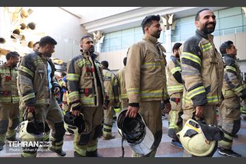 مسابقه پله‌نوردی آتش‌نشانان در برج میلاد 63