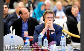 اجلاس معرفی فرصت های سرمایه گذاری شهر تهران با حضور شهردار تهران 8