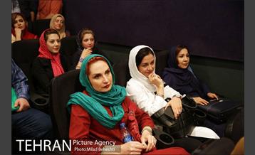 مراسم اهدای جایزه بهترین بازیگر مرد جشنواره مسکو به فرهاد اصلانی‎ 8