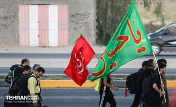 پیاده‌روی زائرین اربعین حسینی در مسیر نجف به کربلا 36