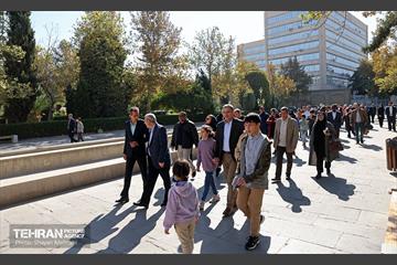 نمایشگاه «رخ دوست»تور تهرانگردی وابستگان نظامی سفارتخانه‌های خارجی مقیم تهران 37