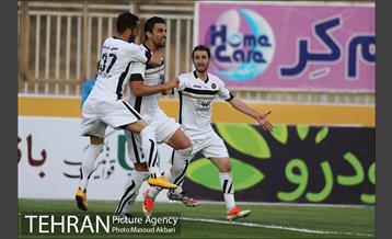دیدار نفت تهران و سپاهان در لیگ برتر فوتبال 6