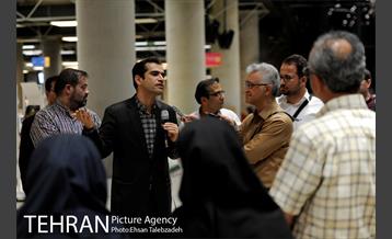 شبگردی اصحاب رسانه در باغ کتاب تهران 7