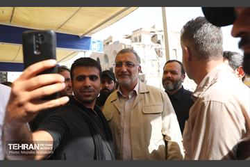 حضور شهردار تهران در کربلای معلی در روز عرفه