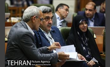 حضور شهردار تهران در صحن علنی شورا شهر 4