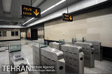 شبگردی اصحاب رسانه در خط 7 مترو تهران 4