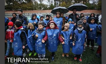 پیاده روی خانوادگی 3