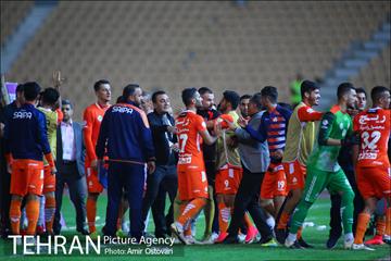 دیدار تیم‌های سایپا و پرسپولیس در لیگ برتر فوتبال ایران 9