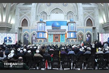 اولین همایش مسجد برقرار در حرم امام(ره) 3