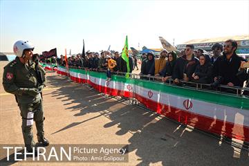 پرواز اسکادران ها بر آسمان پایتخت 33