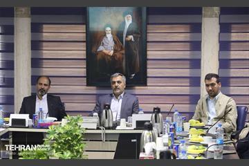دیدار معاون خدمات شهری با کارکنان حوزه خدمات شهری منطقه ٤ 10