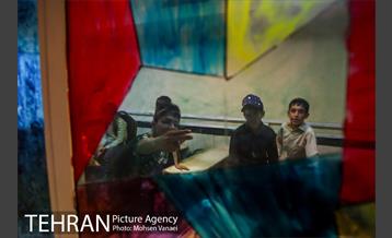 نواختن زنگ مدرسه کودکان کار مرکز پرتو توسط هانیه توسلی 1