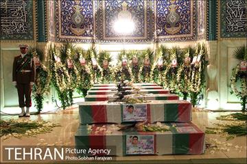 تشییع شهدای آتش نشان در شبستان مصلی-2 2