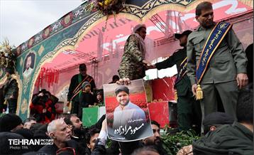 تشییع پیکر ۱۰۰ شهید مردمی و مدافع امنیت در تهران - 1 33