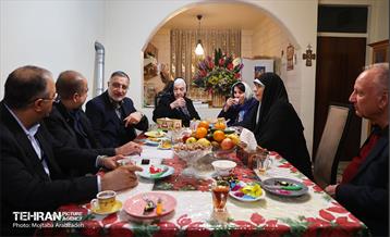 دیدار شهردار تهران با خانواده شهید زوریک مرادیان 14