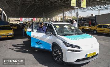 آغاز به کار تاکسی‌های برقی شاسی بلند در تهران 12