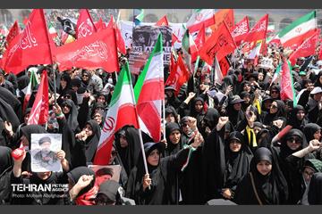 اقامه نماز بر پیکر آقای شهید ایران - 1 4