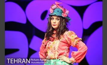 نمایش شب دشنه های بلند‎ 21