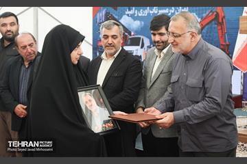 آیین رونمایی از بسته توسعه ماشین آلات تخصصی حوزه خدمات شهری 27