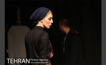 نمایش سنگ ها برای آنتیگون 15