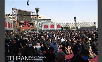 مراسم عزاداری ظهر عاشورا در میدان امام حسین(ع) 25