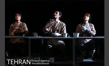 نمایش خانه ابری‎ 13