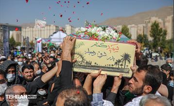 مراسم تشییع و خاکسپاری دوشهید گمنام دفاع مقدس در دریاچه چیتگر 33