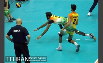 دیدار تیم های ملی والیبال ایران و هند 8