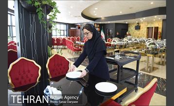 رستوران پردیس قلهک با پرسنل ناشنوا  10