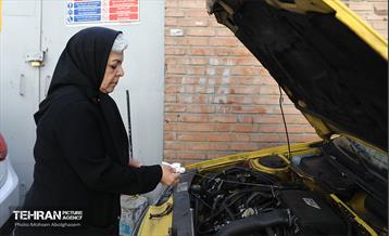 زنان شهر؛ راننده تاکسی 33