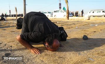 پیاده‌روی زائرین اربعین حسینی در مسیر نجف به کربلا 18