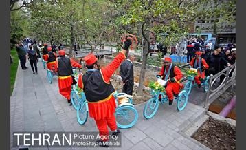 نوروزگاه هنر در پیاده‌راه بلوار کشاورز 25