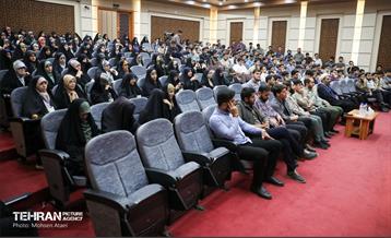 نشست صمیمانه شهردار تهران با مسئولین پایگاههای بسیج دانشجویی تهران 27