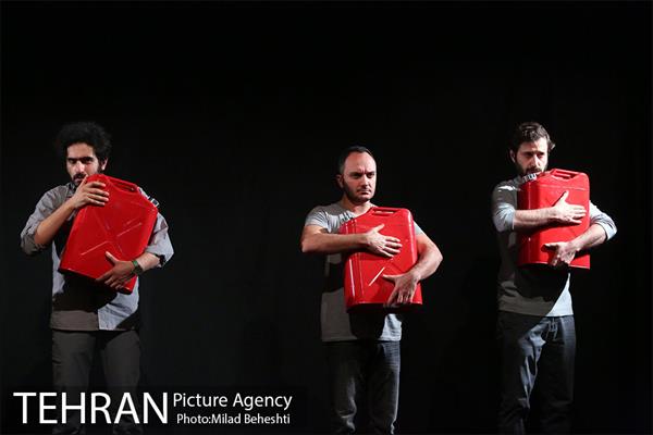 نمایش مانوس‎ 15