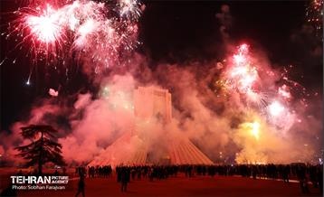 نورافشانی جشن پیروزی انقلاب اسلامی در میدان آزادی 23