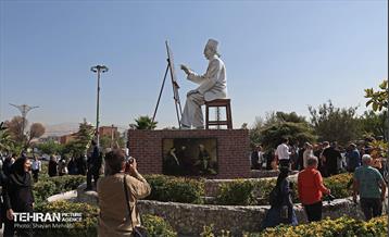 رونمایی مجسمه استاد کمال الملک 20