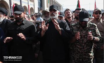 اقامه نماز بر پیکر آقای شهید ایران - 1 40