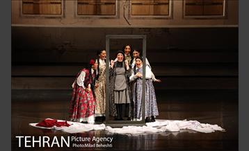 نمایش خانه برنارد آلبا 7