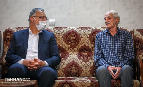 حضور شهردار تهران در منزل آتش نشان شهید مرتضی حیدری 15