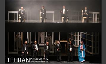 نمایش سقراط‎ 21