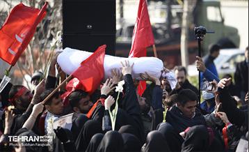 تشییع پیکر شهید گمنام در منطقه ۲۱