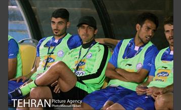 دیدار تیم‌های فوتبال پارس جنوبی جم و استقلال 1