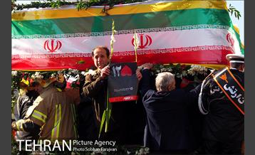 تشییع شهدای آتش نشان با حضور مردم - 3 2