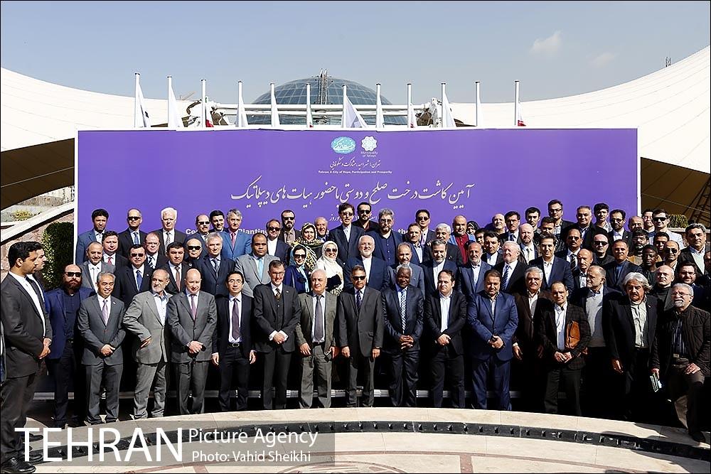 آیین کاشت درخت صلح و دوستی 32