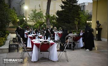 ضیافت افطاری با حضور خانواده های معزز شهدا 9