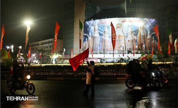 کاروان‌ موتوری و خودرویی از میدان انقلاب تا ساختمان هلال احمر تهران 24