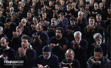 اقامه نماز ظهر عاشورا 18